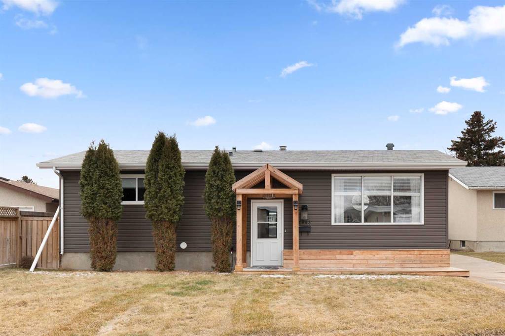 Picture of 1843 16 Street SE, Medicine Hat Real Estate Listing