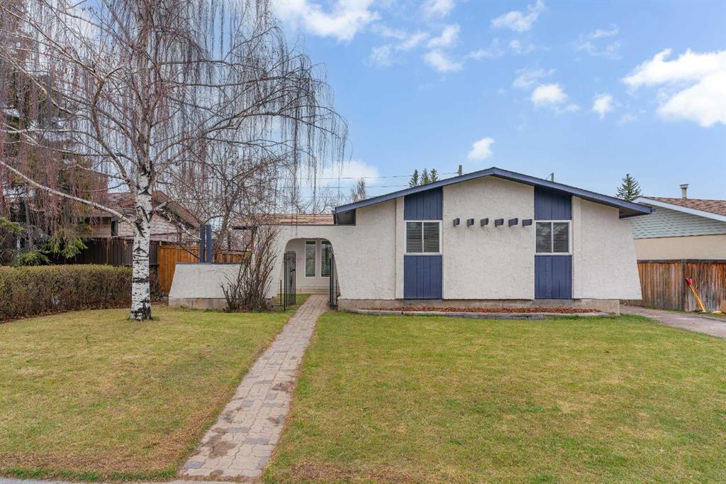 Picture of 10636 Oakmoor Way SW, Calgary Real Estate Listing