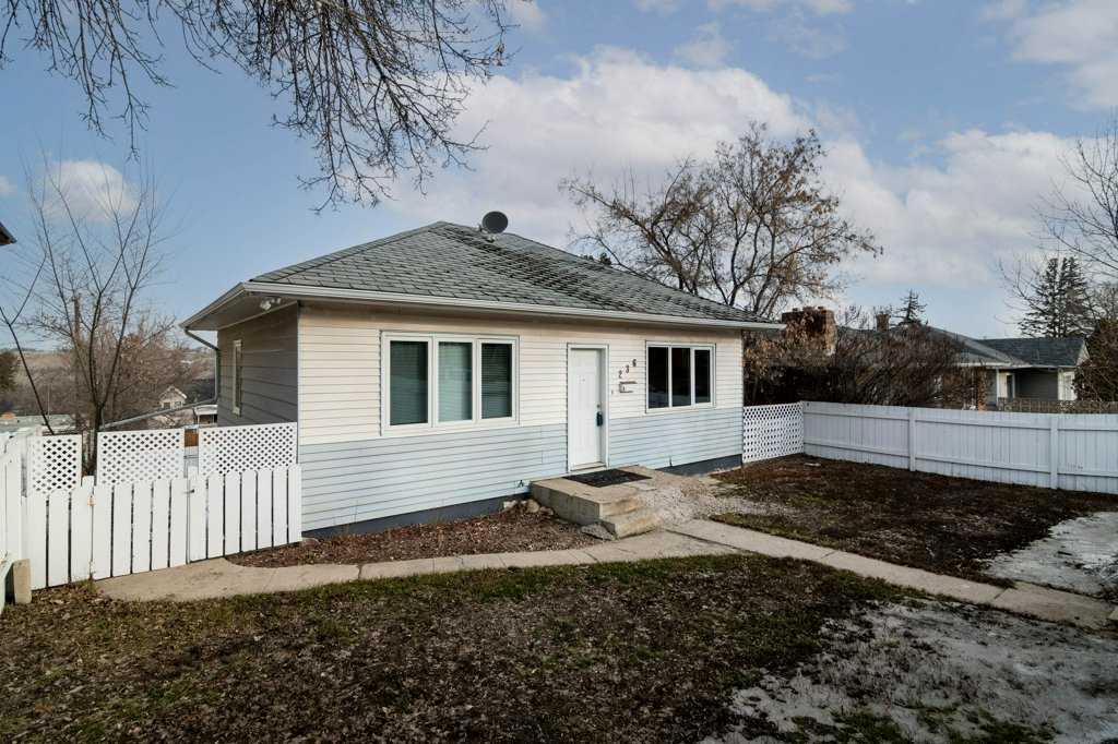 Picture of 236 3rd Street , Medicine Hat Real Estate Listing