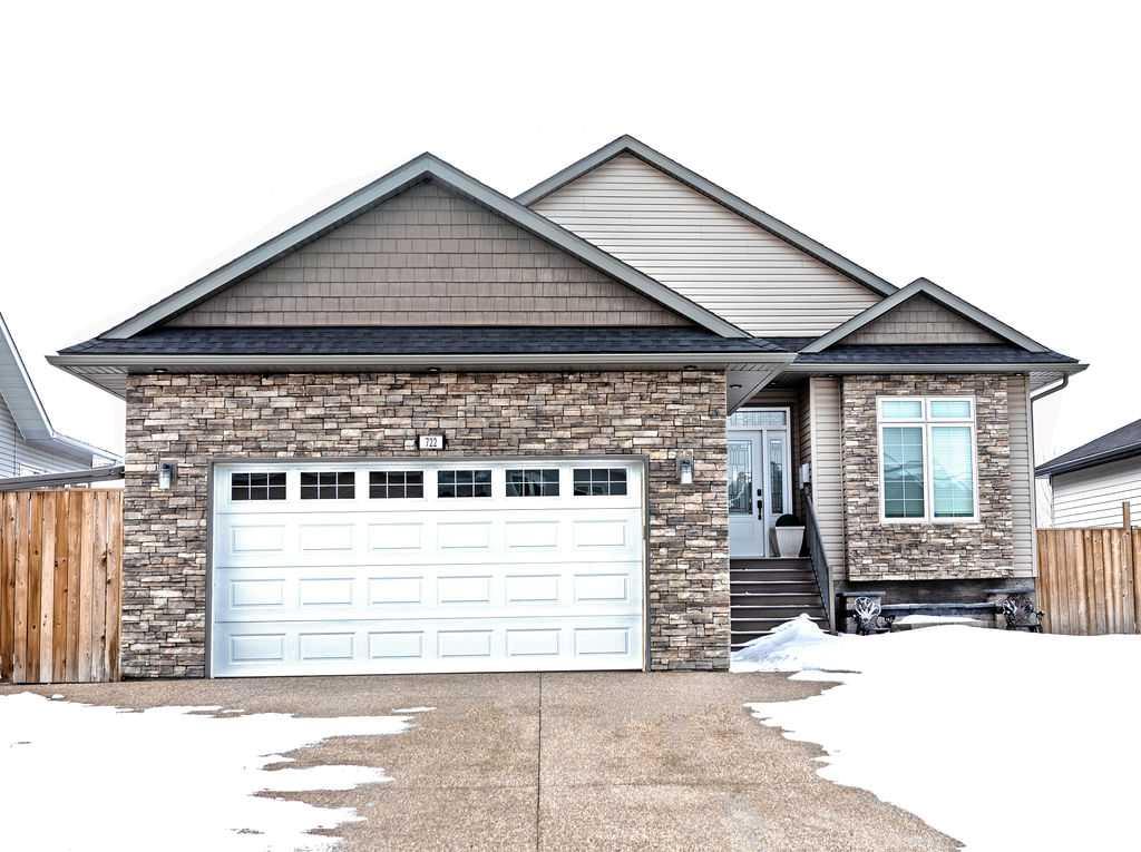 Picture of 722 24 Street , Wainwright Real Estate Listing