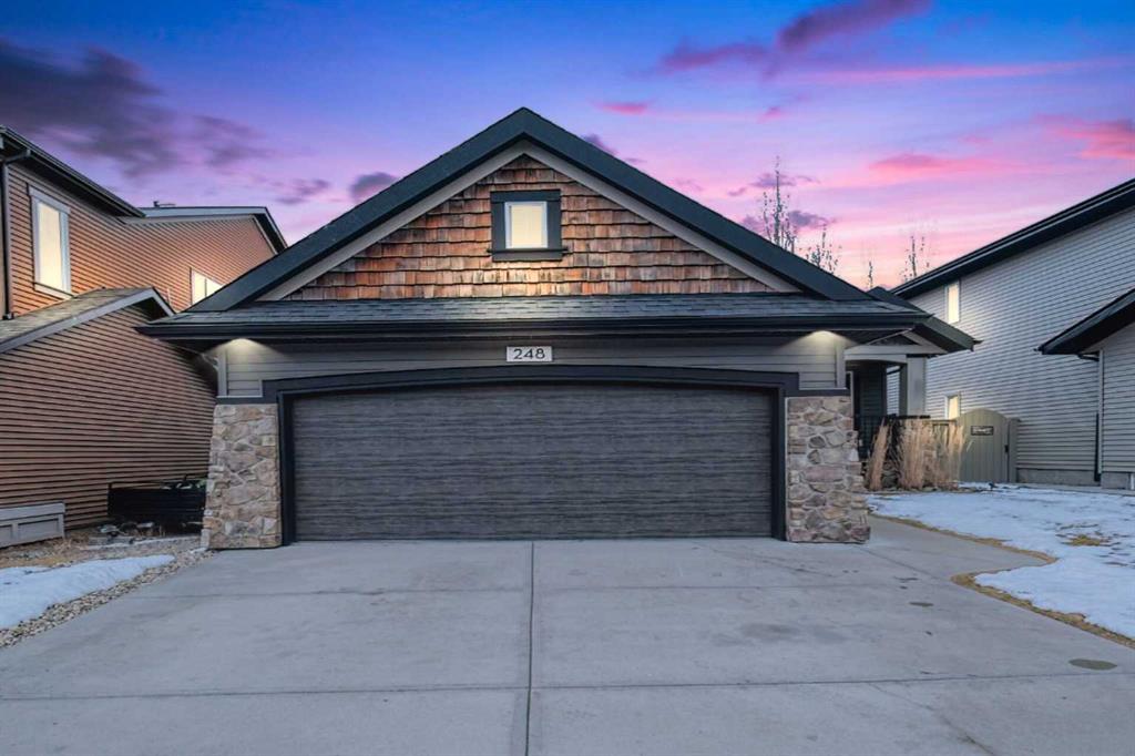 Picture of 248 Coopers Hill SW, Airdrie Real Estate Listing