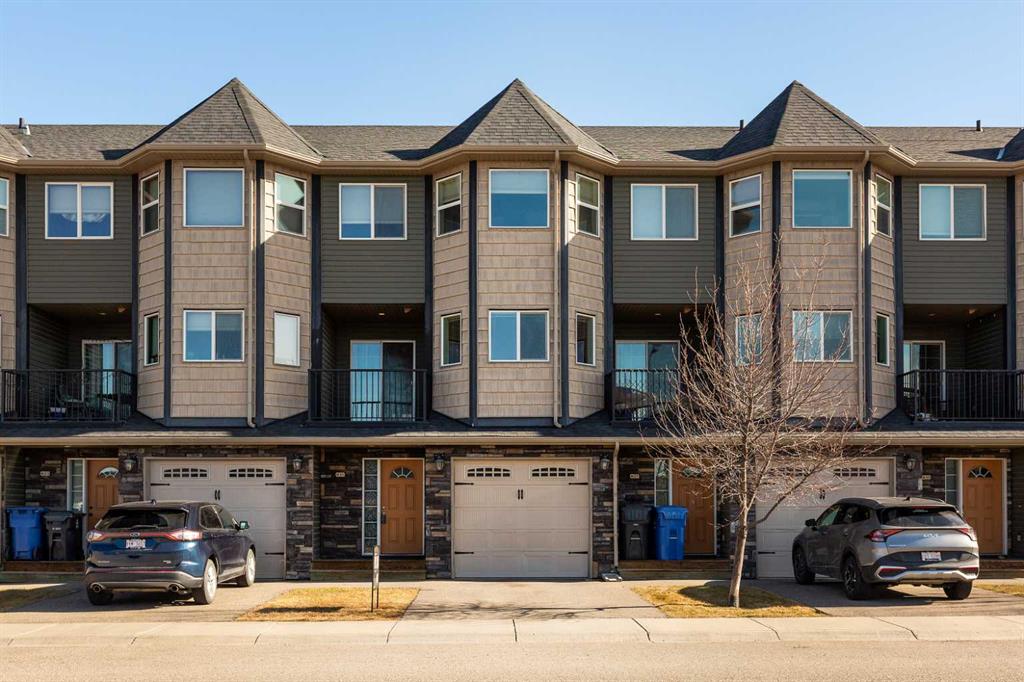 Picture of 835 Mt Sundance Manor W, Lethbridge Real Estate Listing