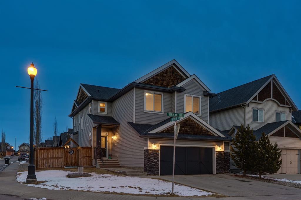 Picture of 5 Tremblant Terrace SW, Calgary Real Estate Listing