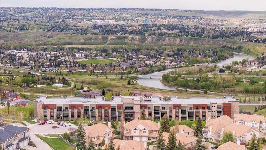 Picture of 110, 15 Cougar Ridge Landing SW, Calgary Real Estate Listing