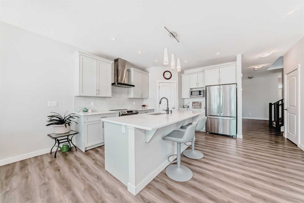 Picture of 153 Carringsby Way NW, Calgary Real Estate Listing