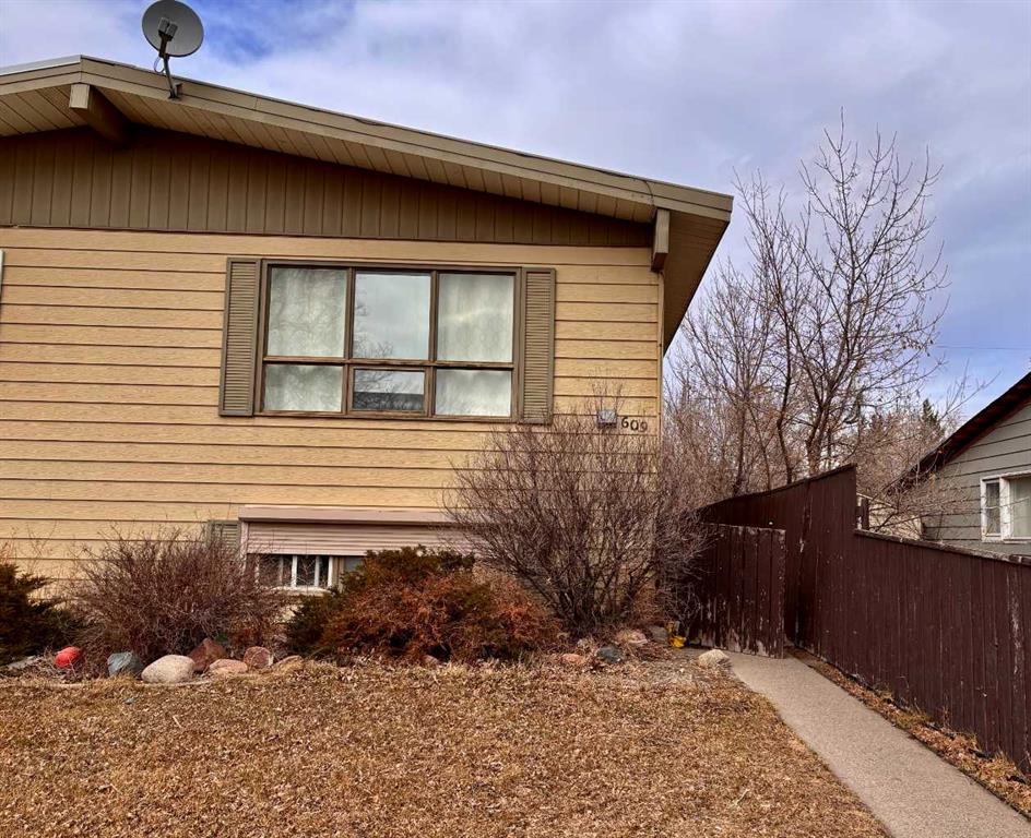 Picture of 609 9 Avenue N, Lethbridge Real Estate Listing