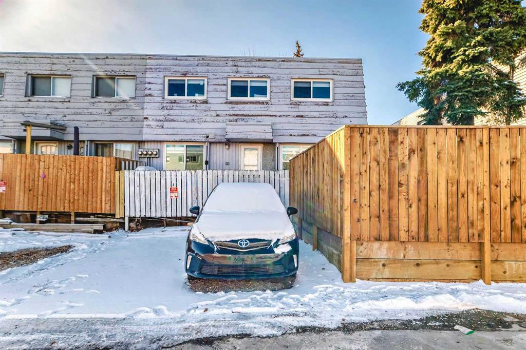 Picture of 104, 8 Blackthorn Bay NE, Calgary Real Estate Listing