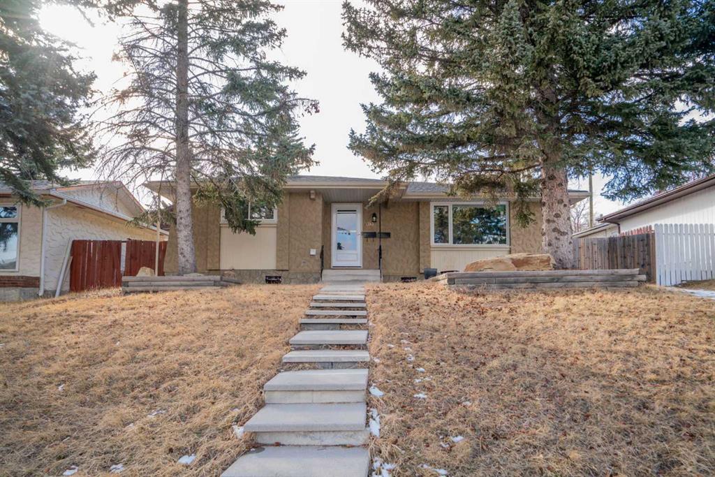 Picture of 7615 Hunterview Drive NW, Calgary Real Estate Listing