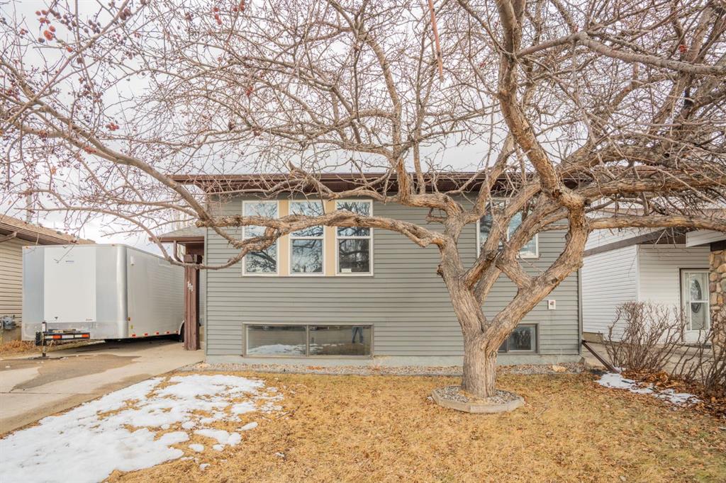 Picture of 111 Summerfield Road SE, Airdrie Real Estate Listing