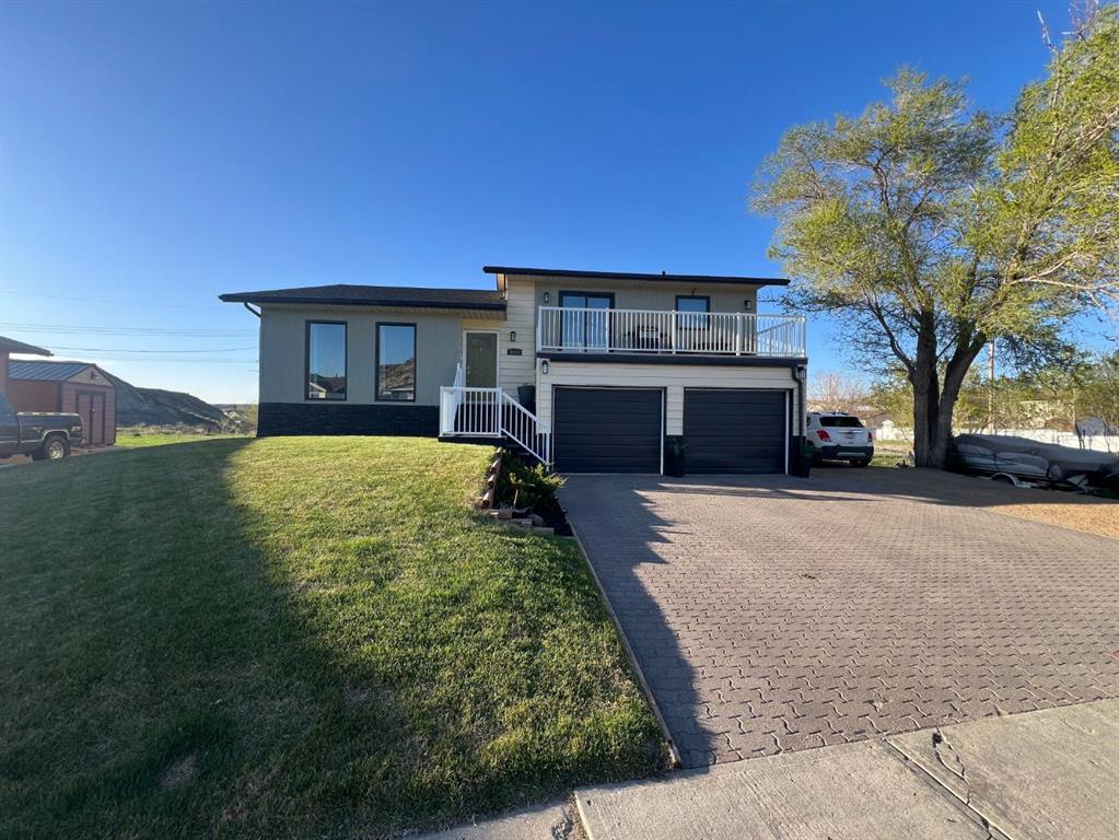 Picture of 1010 Twin hill Close , Drumheller Real Estate Listing