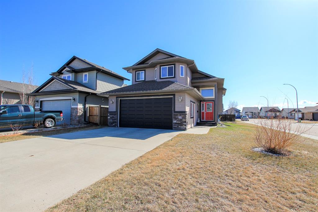 Picture of 2 Charlton Avenue , Blackfalds Real Estate Listing