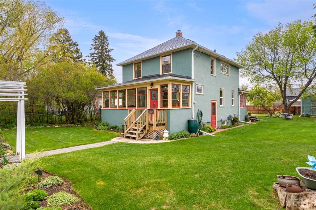 Picture of 223 2 Avenue SE, High River Real Estate Listing