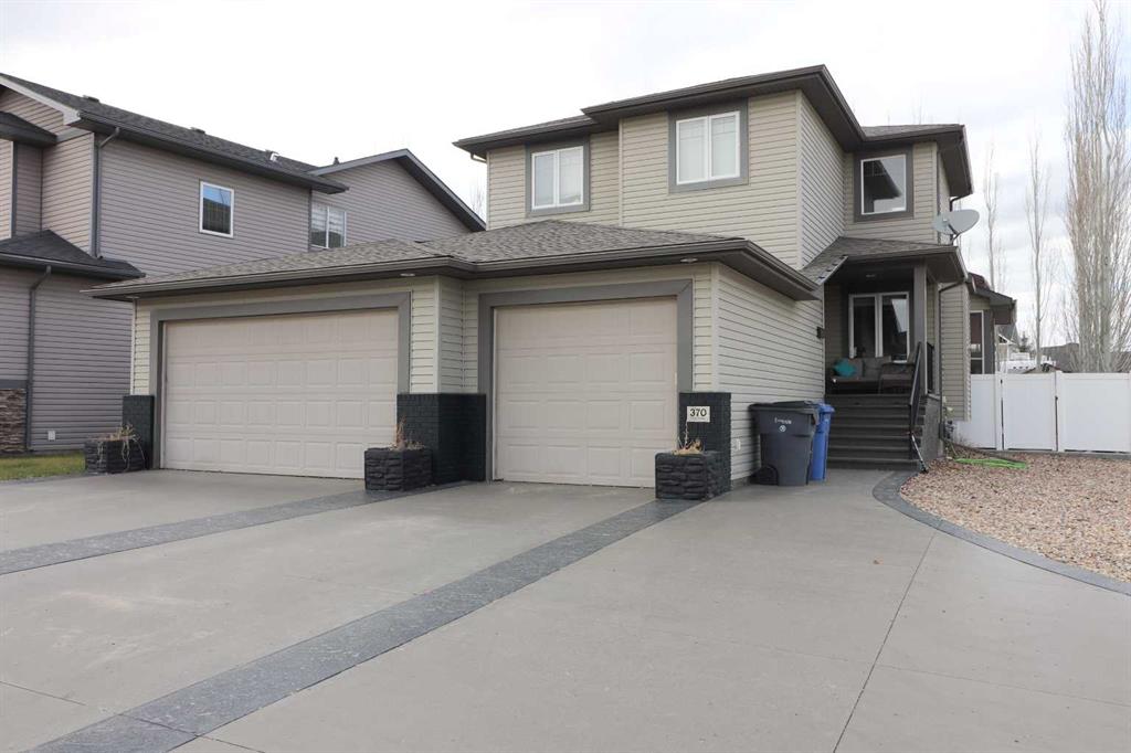 Picture of 370 Vista Drive SE, Medicine Hat Real Estate Listing