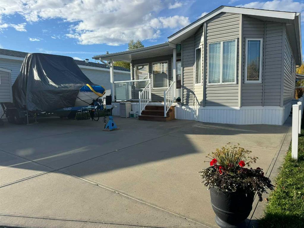Picture of 3019, 35468 Range Road 30  , Rural Red Deer County Real Estate Listing