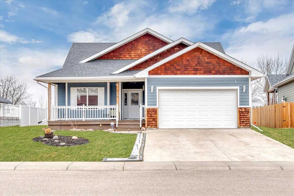 Picture of 218 Allan Crescent SE, Vulcan Real Estate Listing
