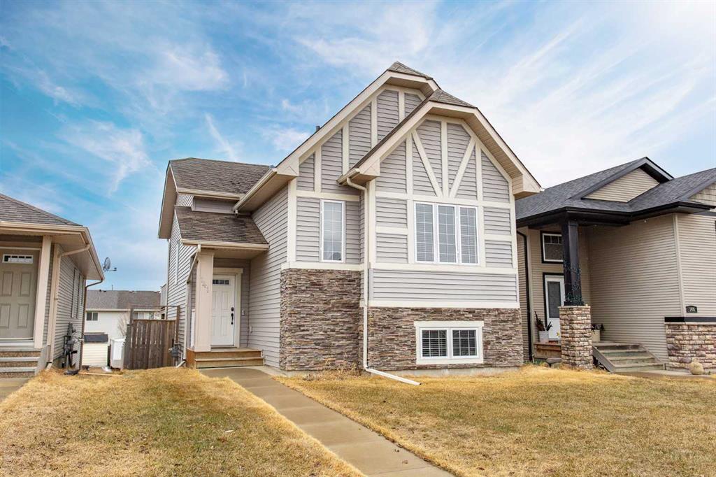 Picture of 141 Valley Crescent , Blackfalds Real Estate Listing