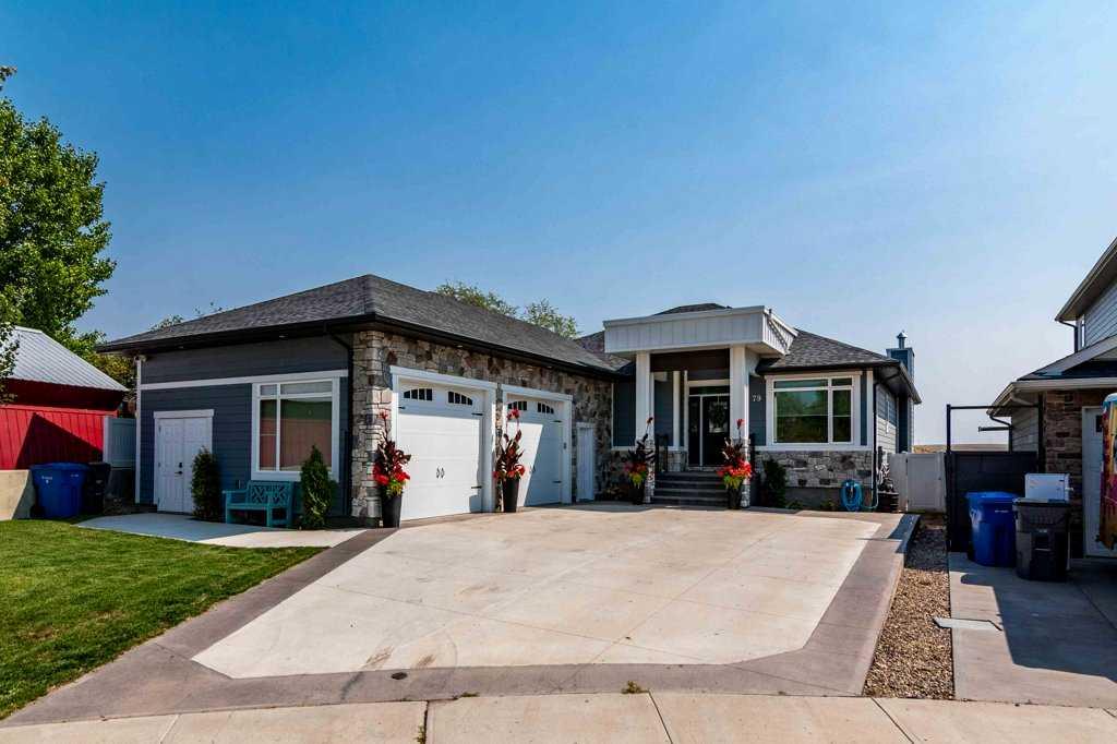 Picture of 79 Copper Canyon Bay SW, Medicine Hat Real Estate Listing