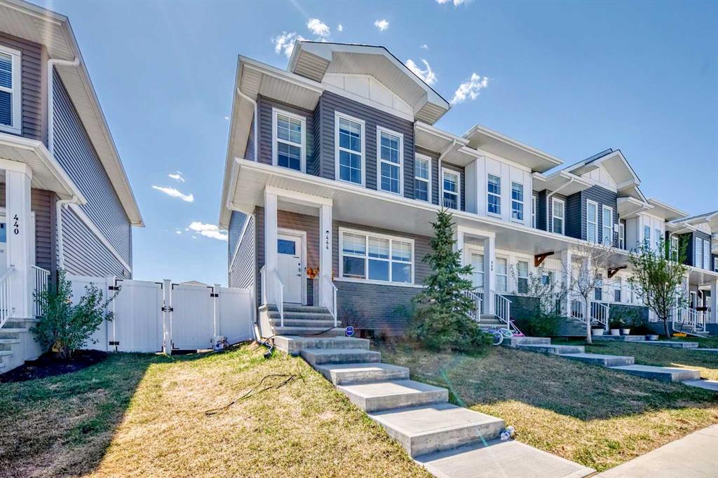 Picture of 444 West Lakeview Drive , Chestermere Real Estate Listing