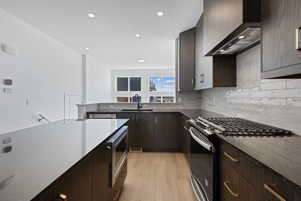 Picture of 39 Sugarsnap Avenue SE, Calgary Real Estate Listing