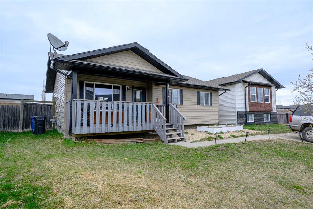 Picture of 9308 98 Avenue , Wembley Real Estate Listing