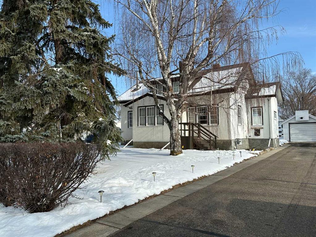 Picture of 5204 56 Avenue , Ponoka Real Estate Listing