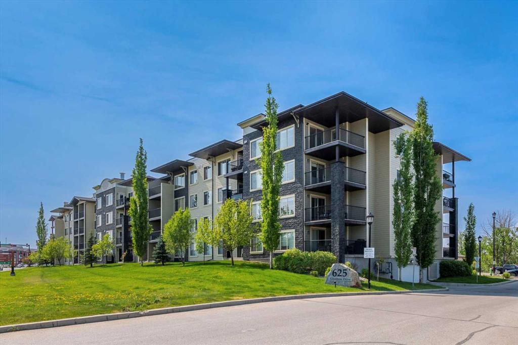 Picture of 1403, 625 Glenbow Drive , Cochrane Real Estate Listing