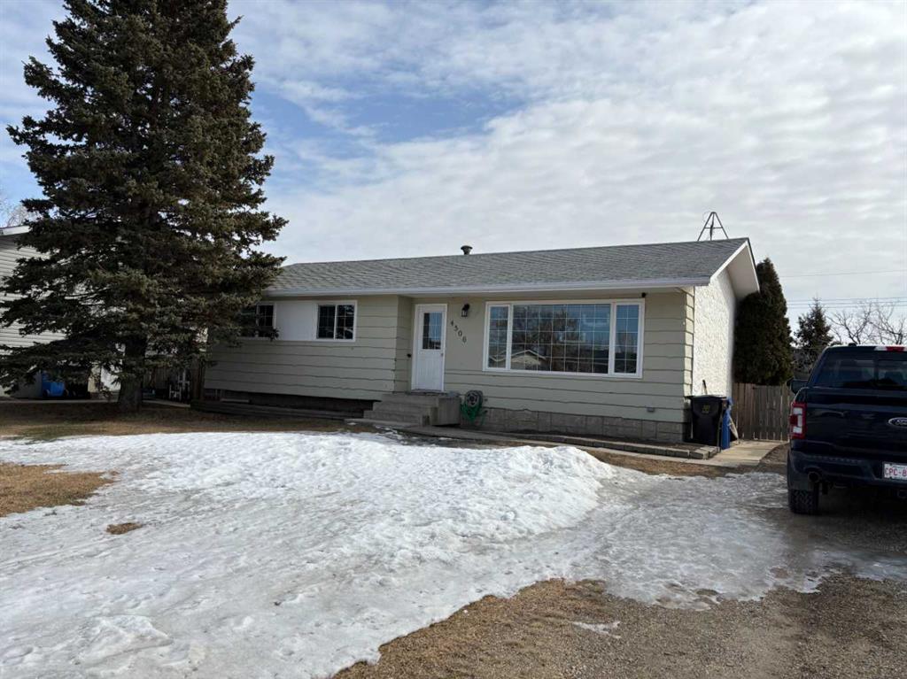 Picture of 4506 47A Street , Grimshaw Real Estate Listing