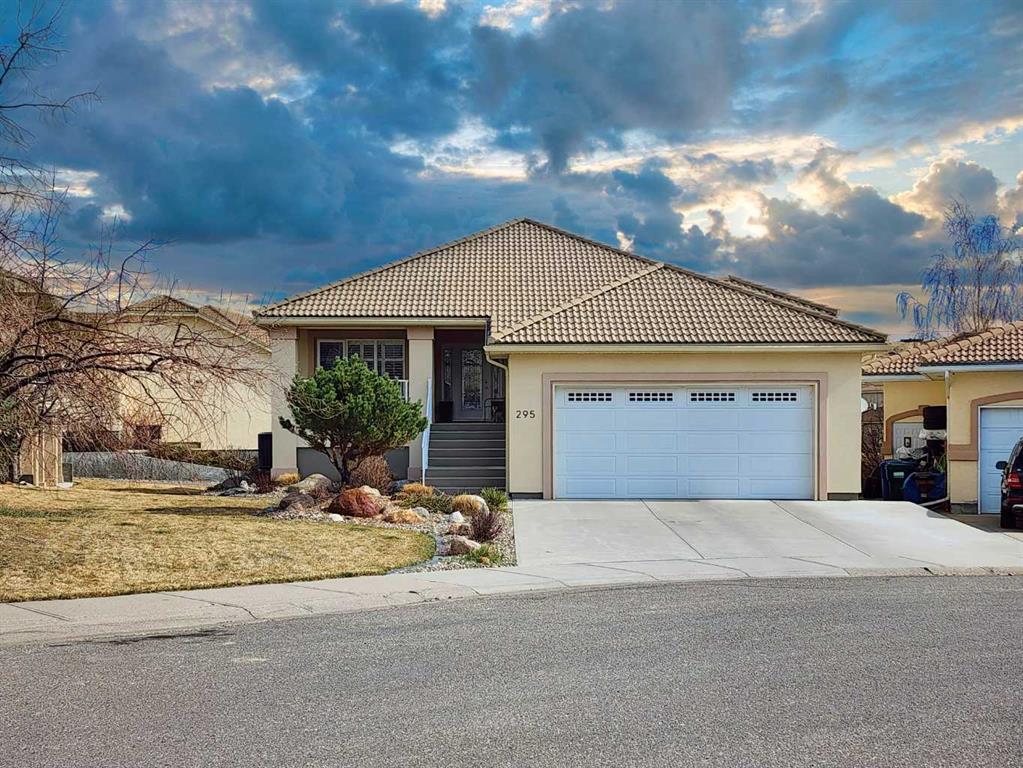 Picture of 295 Canyon Boulevard W, Lethbridge Real Estate Listing