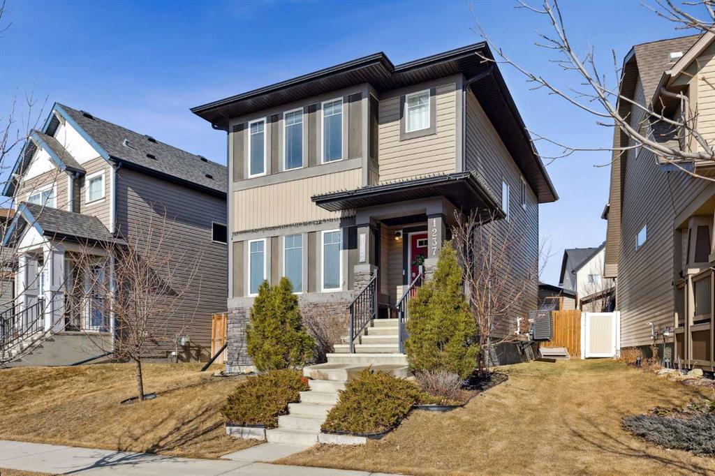 Picture of 1237 Reunion Road NW, Airdrie Real Estate Listing