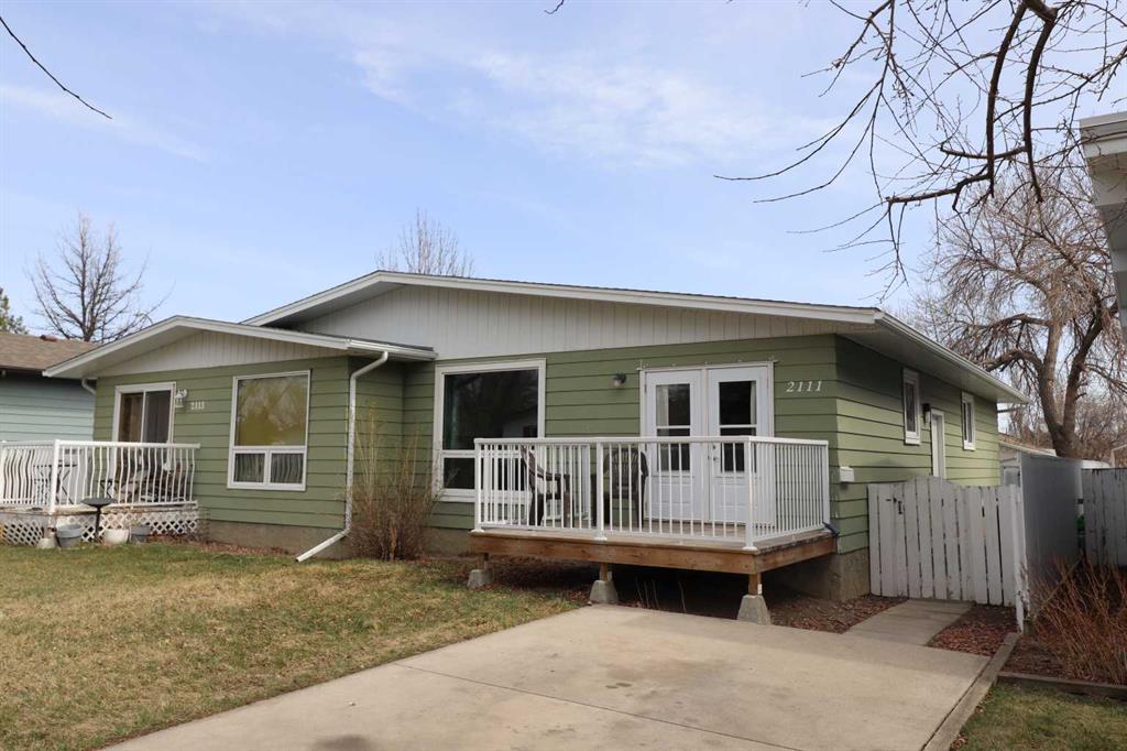 Picture of 2111 20 Street N, Lethbridge Real Estate Listing
