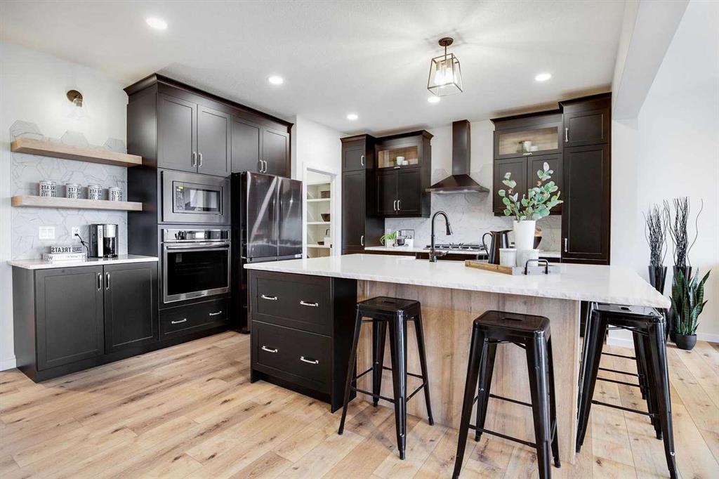 Picture of 55 Versant Way SW, Calgary Real Estate Listing