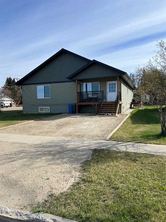 Picture of 826 3rd Avenue , Beaverlodge Real Estate Listing