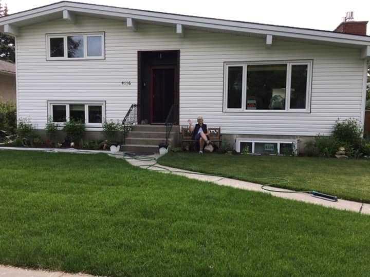 Picture of 4116 Brisebois Drive NW, Calgary Real Estate Listing