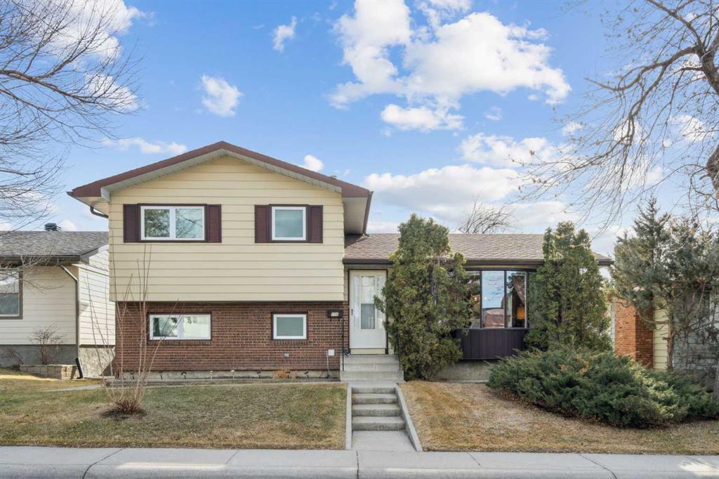 Picture of 156 Whiteview Close NE, Calgary Real Estate Listing