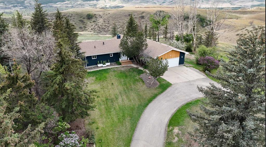 Picture of 10 Sunset Crescent W, Rural Lethbridge County Real Estate Listing