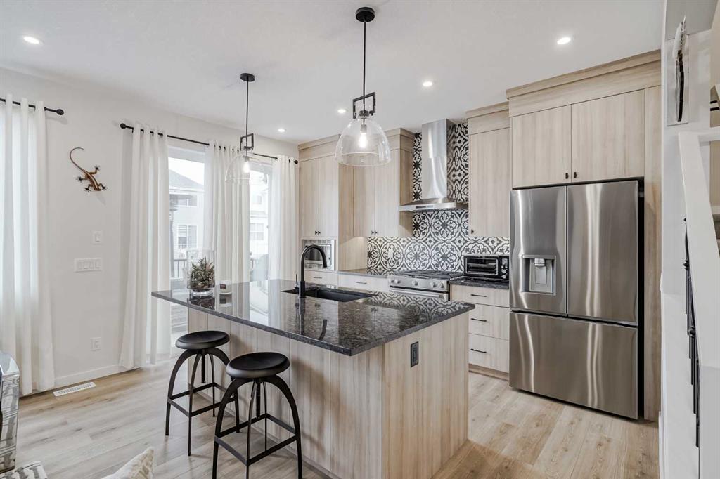 Picture of 145 Savoy Landing SE, Calgary Real Estate Listing
