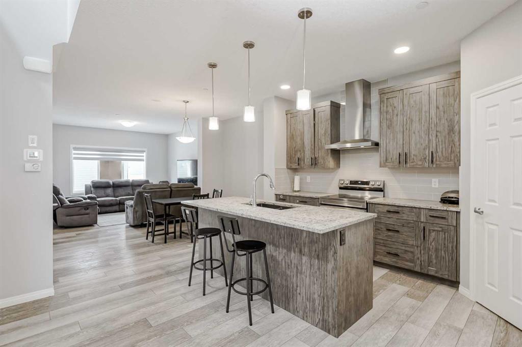 Picture of 15033 1 Street NW, Calgary Real Estate Listing