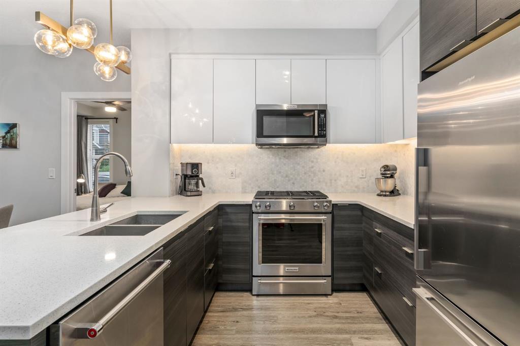 Picture of 3117, 95 Burma Star Road SW, Calgary Real Estate Listing