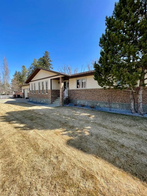 Picture of 642 Prairie Meadows Close W, Brooks Real Estate Listing