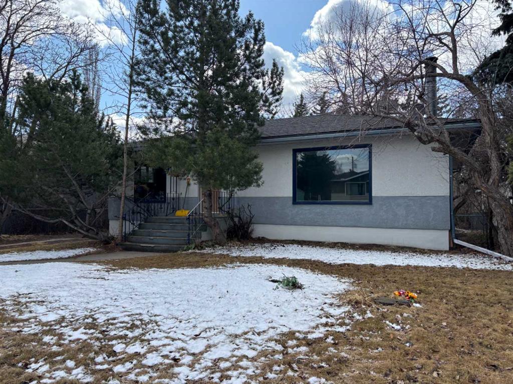 Picture of 2111 Halifax Crescent NW, Calgary Real Estate Listing