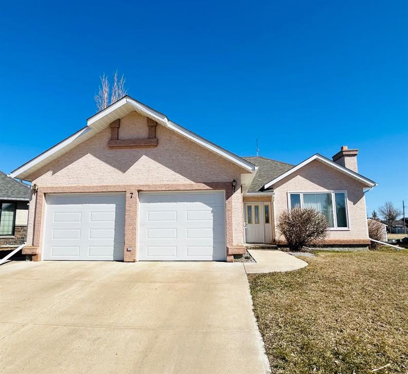Picture of 7 Byler Place , Oyen Real Estate Listing