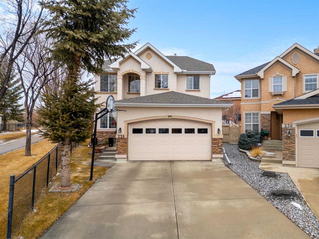 Picture of 226 Everwillow Close SW, Calgary Real Estate Listing