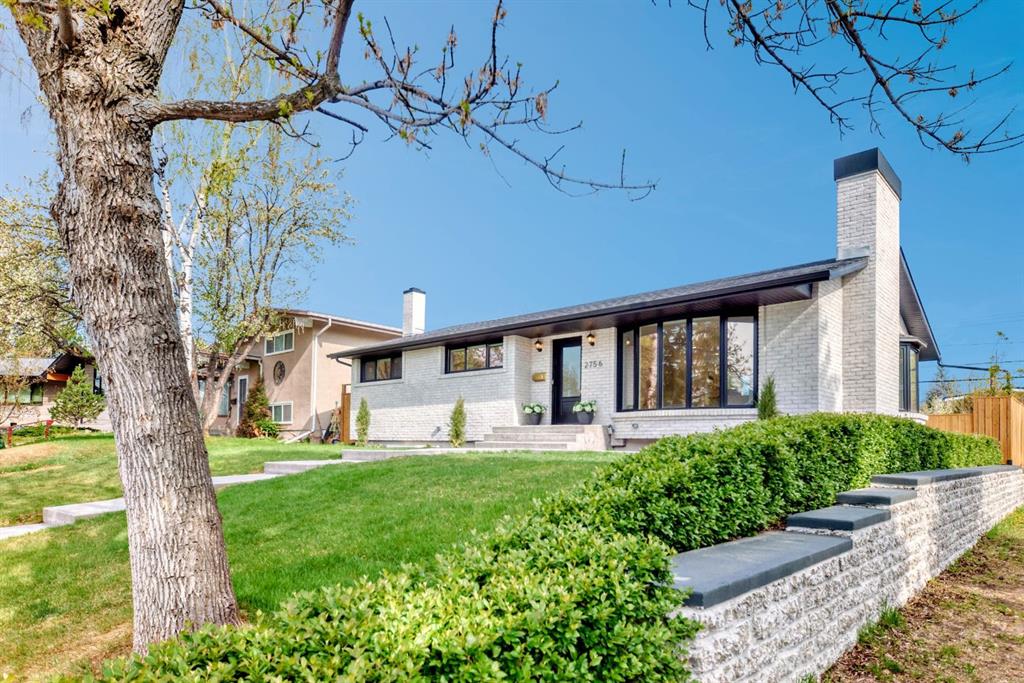 Picture of 2756 Lionel Crescent SW, Calgary Real Estate Listing