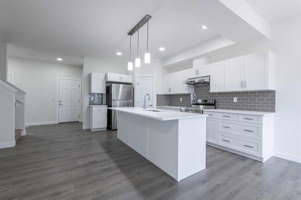 Picture of 37 Walcrest Lane SE, Calgary Real Estate Listing