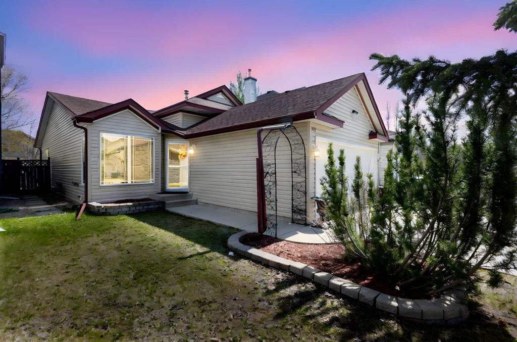 Picture of 107 Somercrest Gardens SW, Calgary Real Estate Listing
