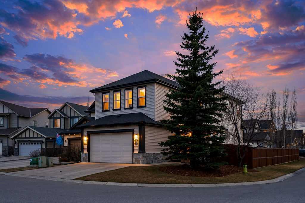 Picture of 101 Copperleaf Bay SE, Calgary Real Estate Listing