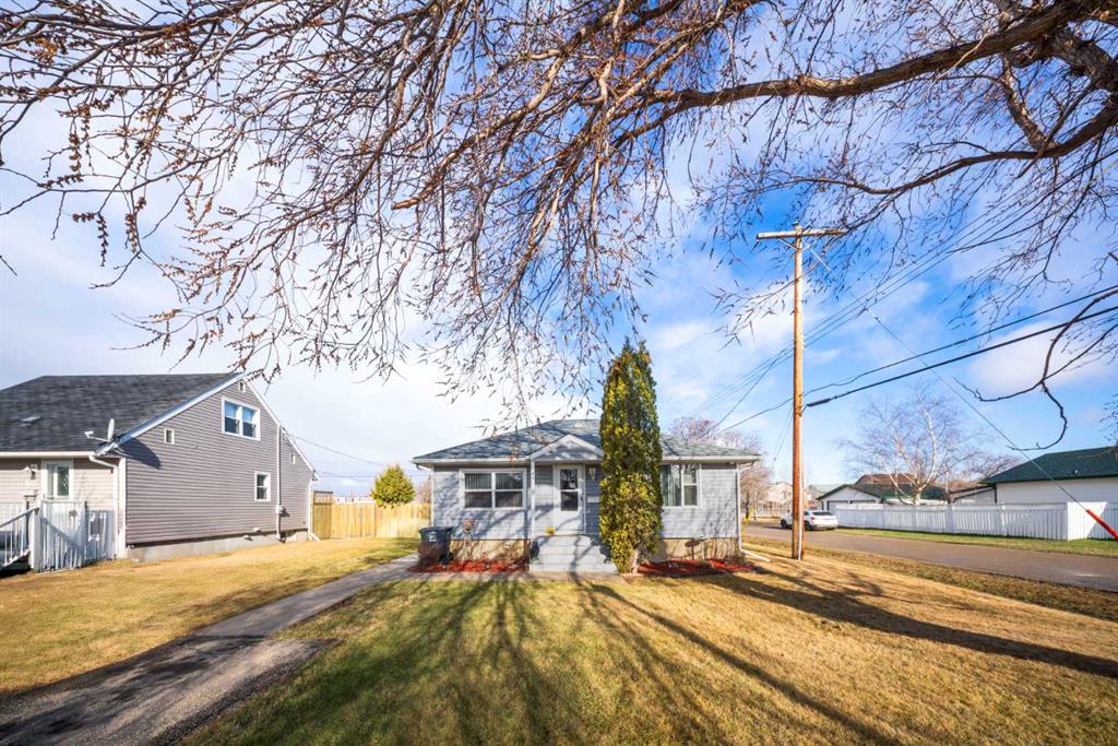 Picture of 192 Tamarac Boulevard , Springbrook Real Estate Listing