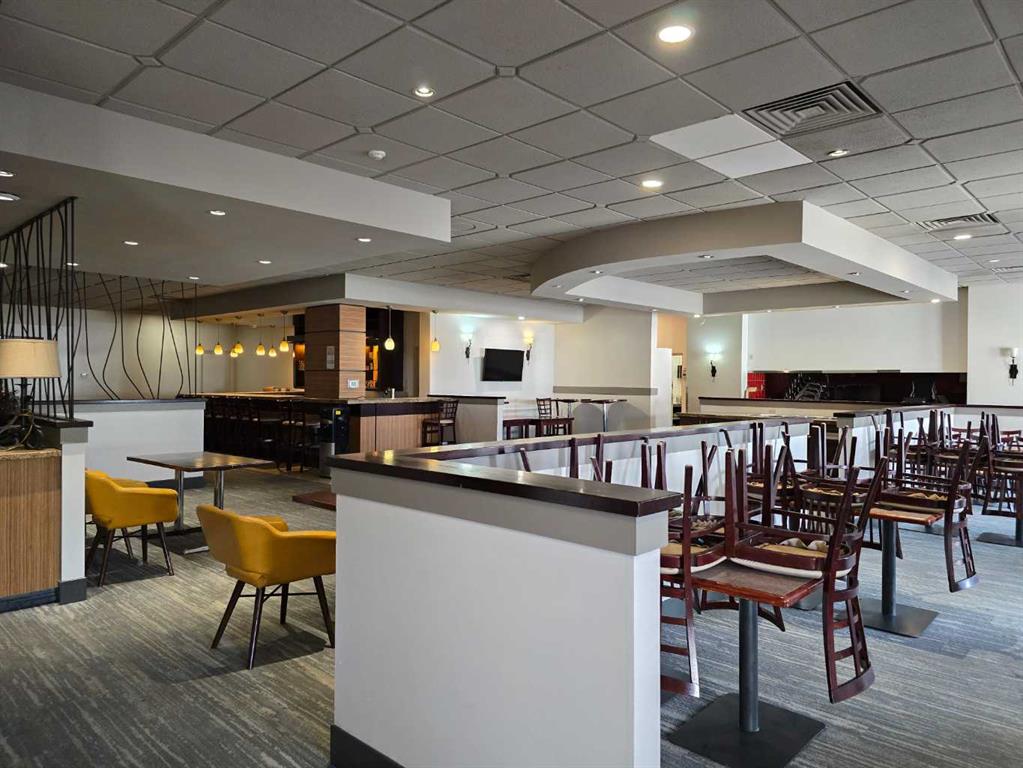 Picture of 4206 Macleod Trail S, Calgary Real Estate Listing