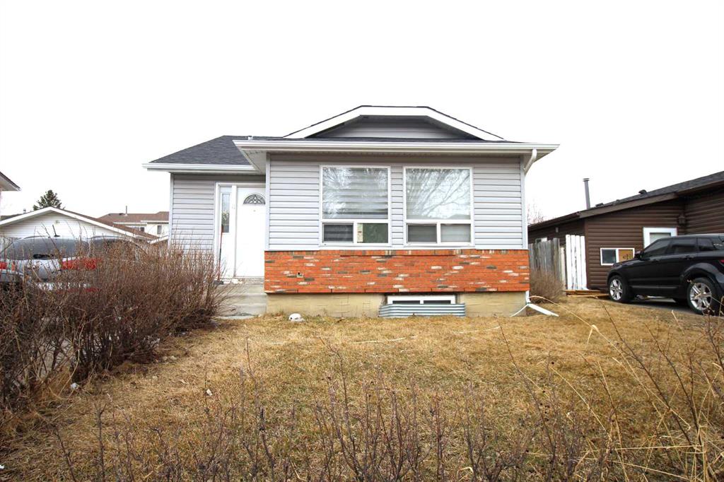 Picture of 11 Falshire Drive NE, Calgary Real Estate Listing