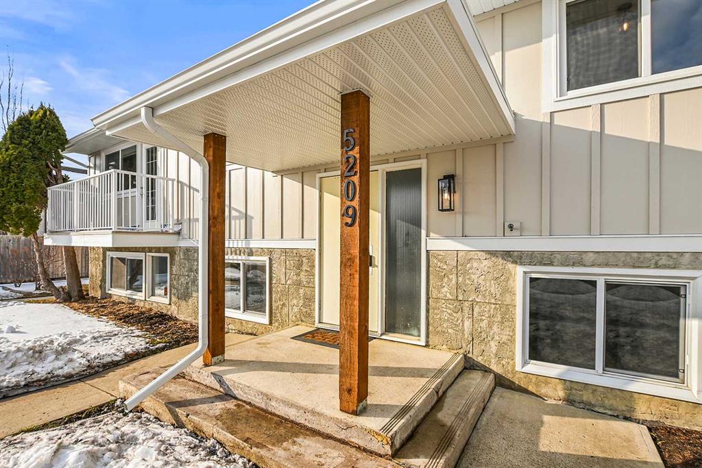 Picture of 5209 49A Avenue , Lacombe Real Estate Listing